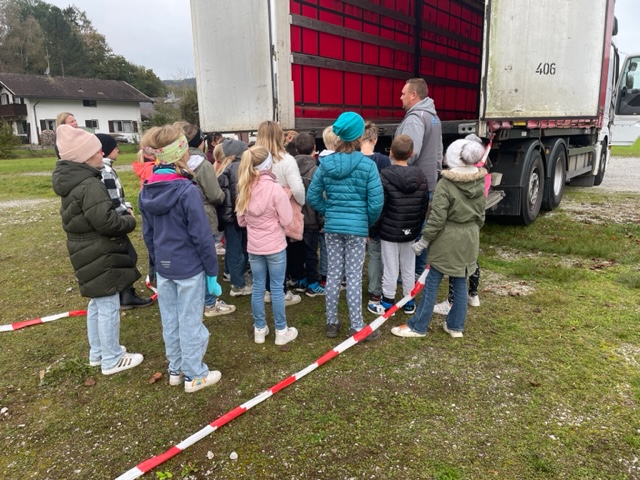 Der Tote Winkel als Gefahrenquelle – Grundschule Oberaudorf