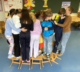 Echte Freunde sind besser!  –  4-stündiger Workshop der dritten Klassen mit Herrn Seidl vom Gesundheitsamt